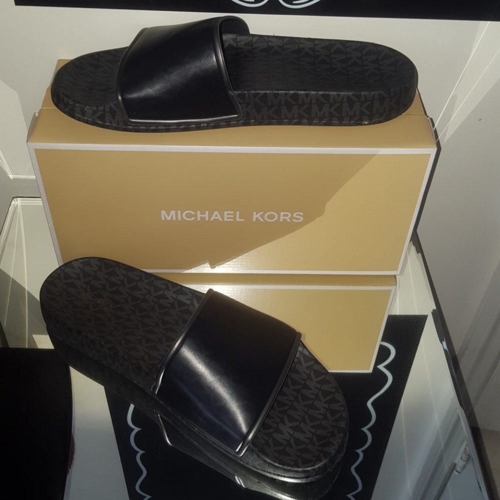 NEW MICHAEL MICHAEL KORS NOLAN SLIDE